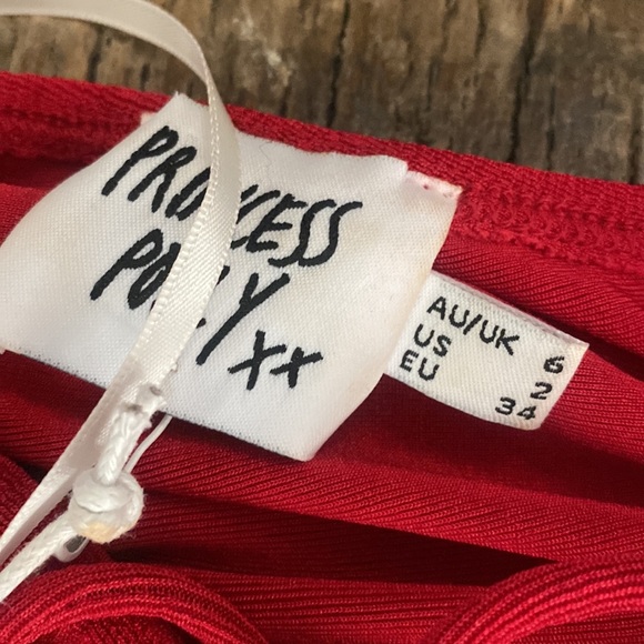 Princess Polly LORIELLA RING DETAIL CROP TOP RED NWT - Picture 12 of 13